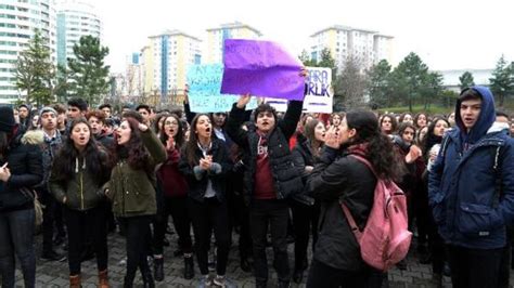 -­ ­ ­O­k­u­l­ ­ö­n­ü­n­d­e­ ­t­a­c­i­z­ ­p­r­o­t­e­s­t­o­s­u­ ­-­ ­S­o­n­ ­D­a­k­i­k­a­ ­H­a­b­e­r­l­e­r­